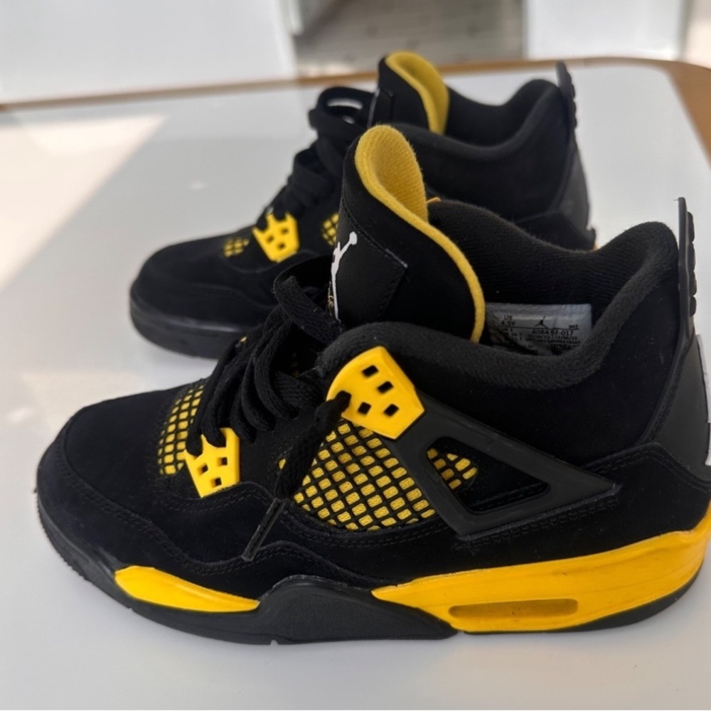 Air Jordan 4 Retro Thunder GS - Picture 9 of 9